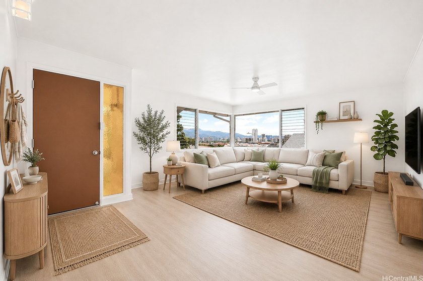 This one's a gem w/wonderful neighbors. Turn-key, move in ready - photo 3