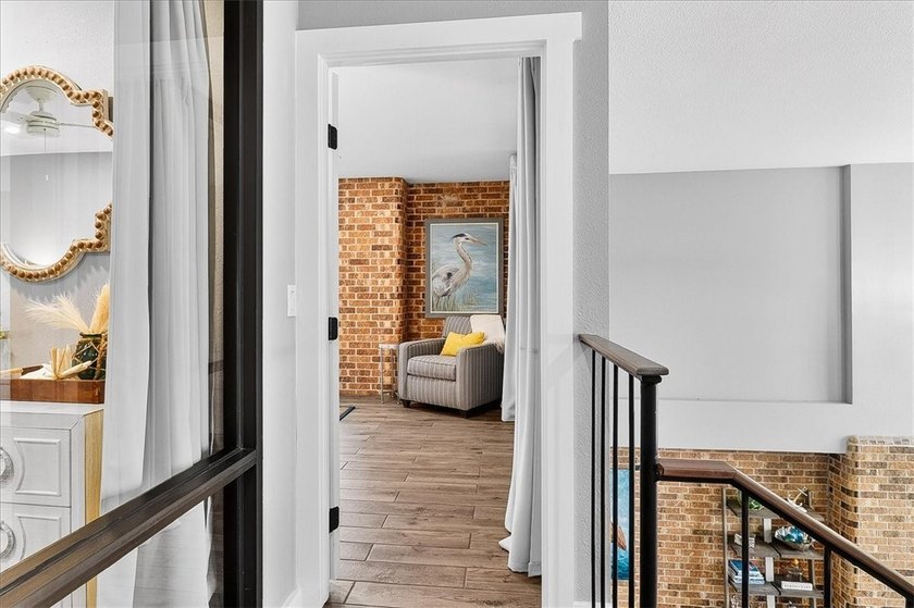 EXPANSIVE GULF VIEWS. LUXURIOUS ASTHETIC. TWO PRIVATE PATIOS - photo 22