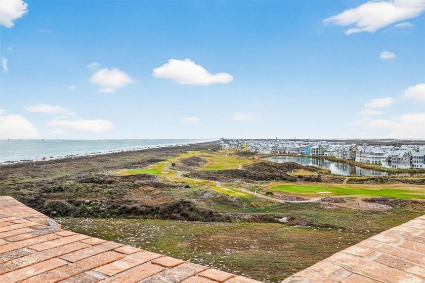 EXPANSIVE GULF VIEWS. LUXURIOUS ASTHETIC. TWO PRIVATE PATIOS - photo 32