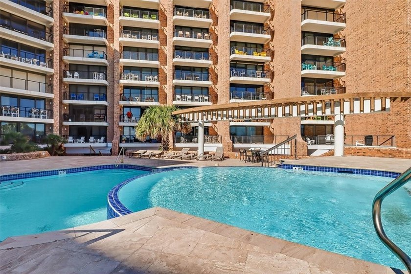 EXPANSIVE GULF VIEWS. LUXURIOUS ASTHETIC. TWO PRIVATE PATIOS - photo 35