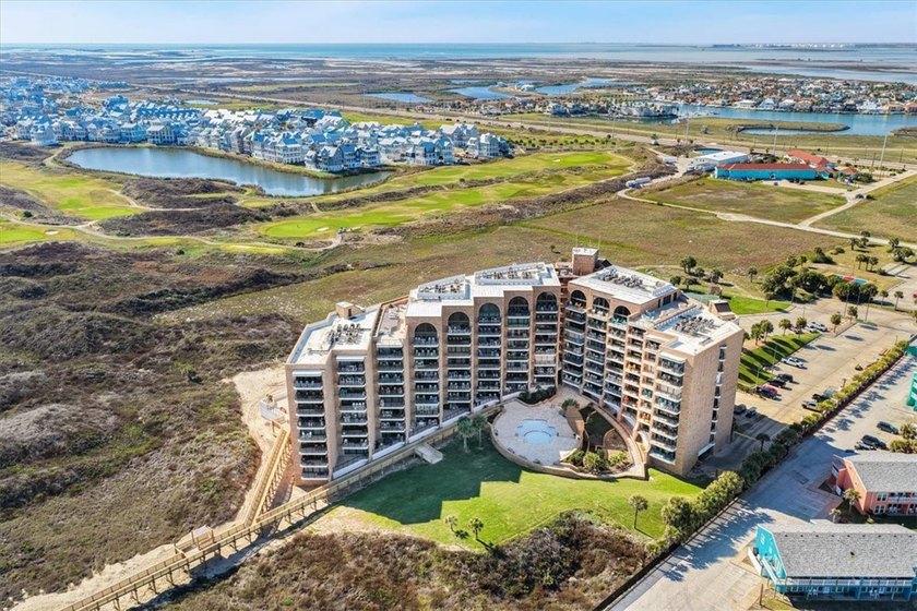 EXPANSIVE GULF VIEWS. LUXURIOUS ASTHETIC. TWO PRIVATE PATIOS - photo 38