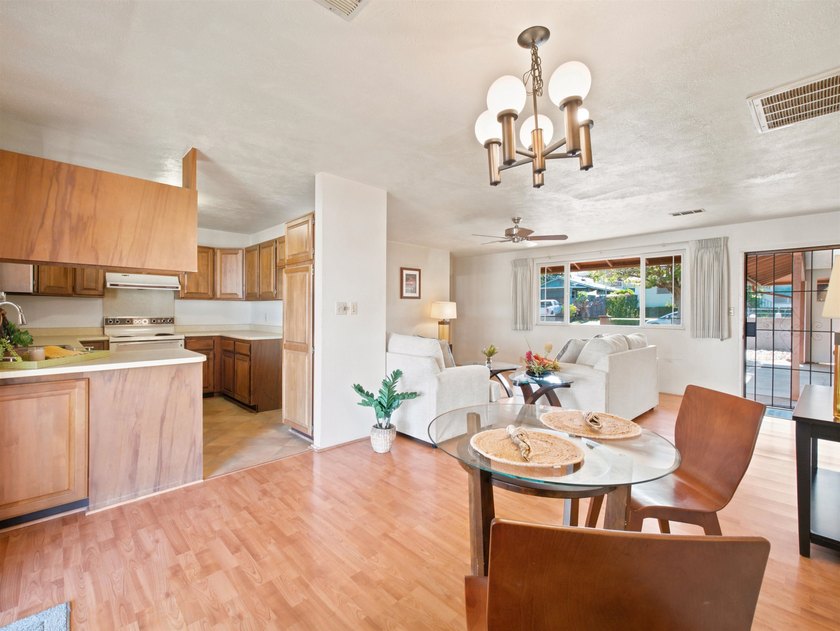 Tucked into a convenient and desirable North Kihei location - photo 3