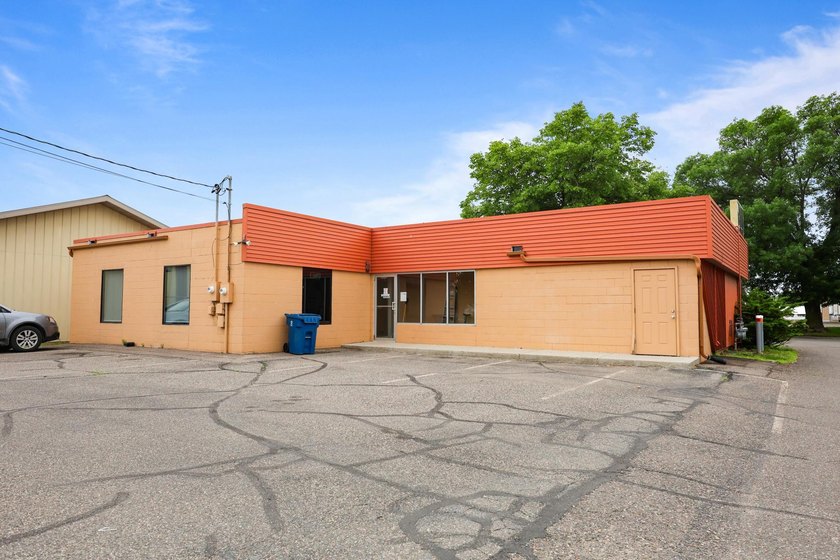 Office/Retail building located 1/2 block off Division Street - photo 5