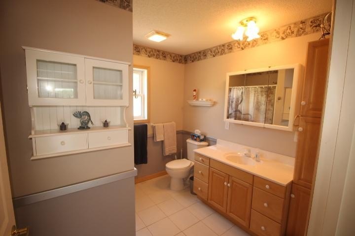 Welcome to Island Lake! This 3-bedroom, 2-bath home with 100 - photo 8