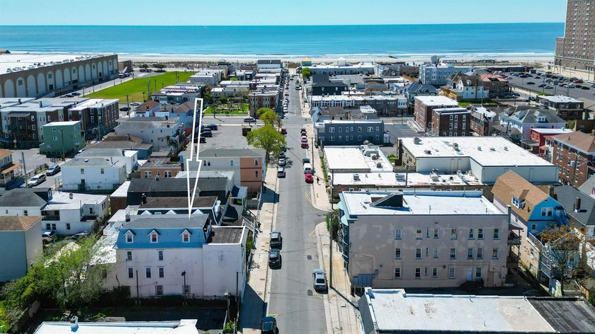 INVESTOR ALERT!! Investment opportunity in Atlantic City. This - photo 4