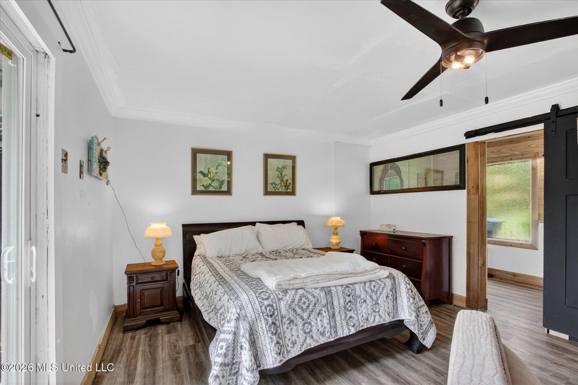 uTucked away on three beautifully landscaped lots, this - photo 22