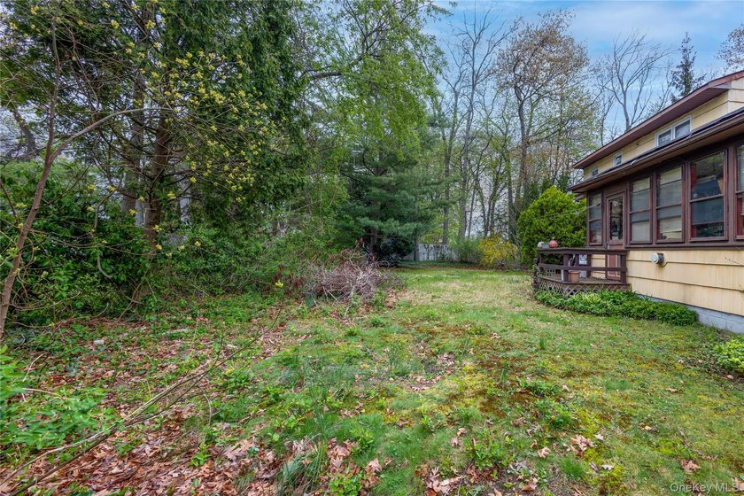 This expansive farm ranch style home features two separate - photo 23