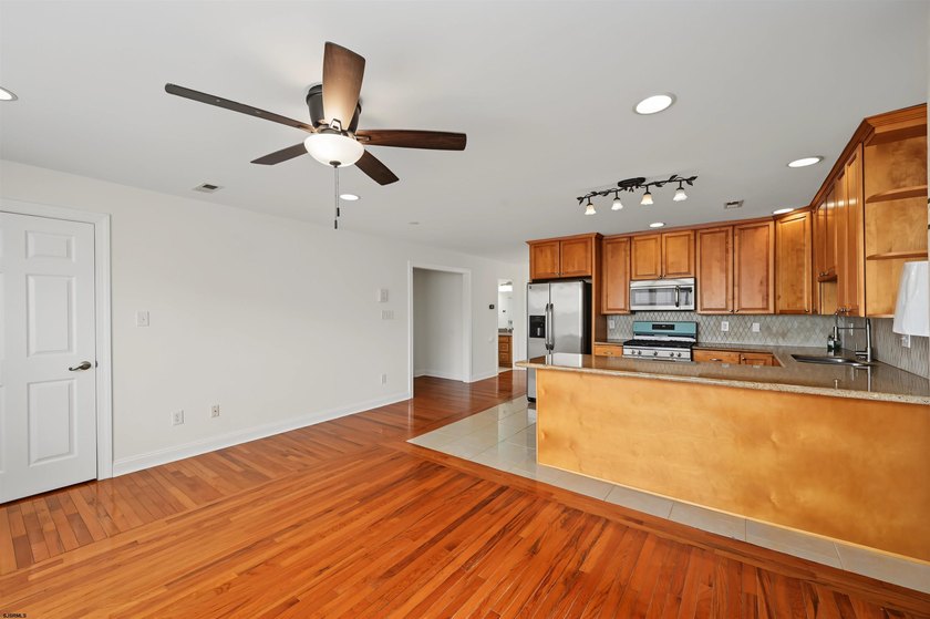 Welcome home to this fabulous 3-bedroom, 2.5-bath townhome - photo 8