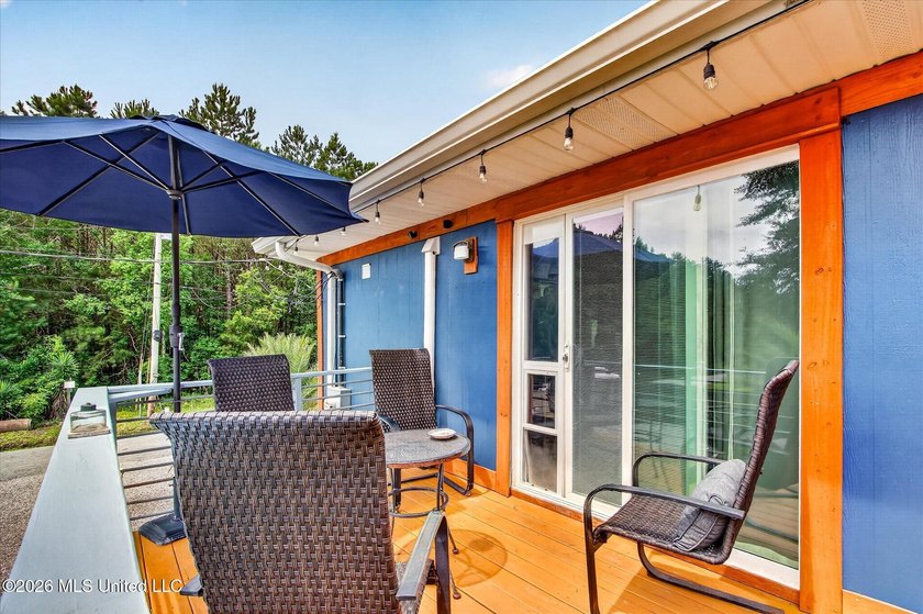 uTucked away on three beautifully landscaped lots, this - photo 36