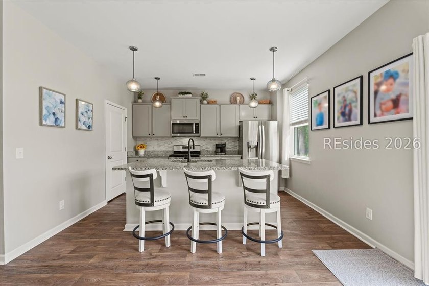 Welcome to 106 Cedar View Circle - a beautifully maintained 2021 - photo 9