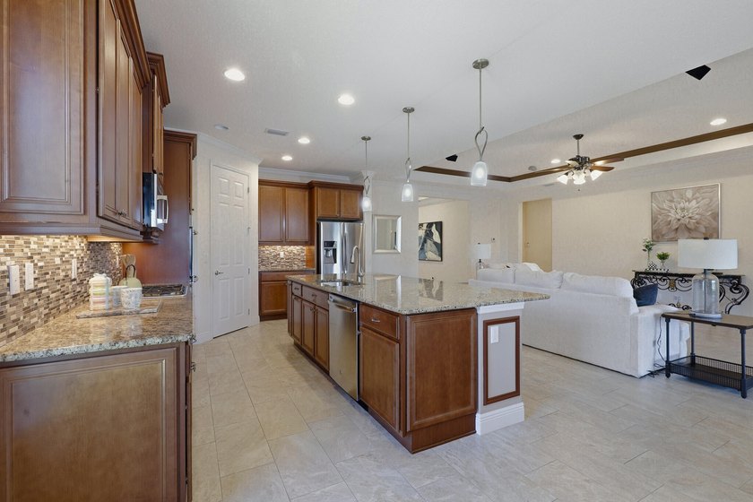 Discover the highly desirable Perdido Key model in Vitalia at - photo 13