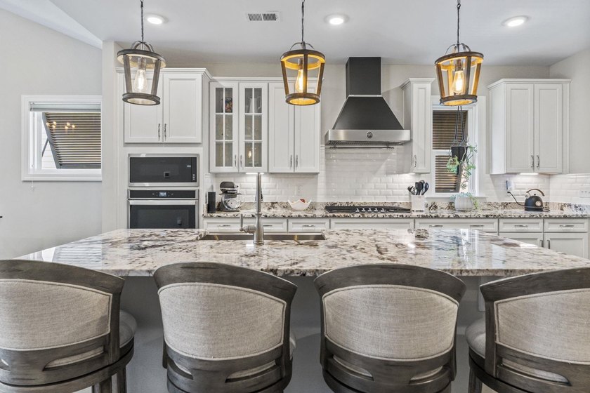 Welcome to this meticulously maintained and thoughtfully - photo 10
