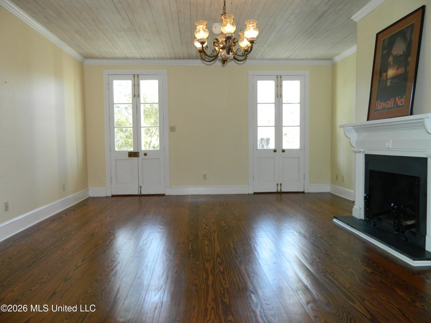 Acadian cottage, 3 bed, 2 1/2 bath, three levels with interior - photo 27