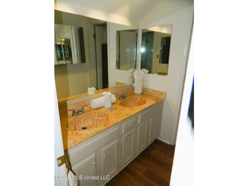 Acadian cottage, 3 bed, 2 1/2 bath, three levels with interior - photo 44