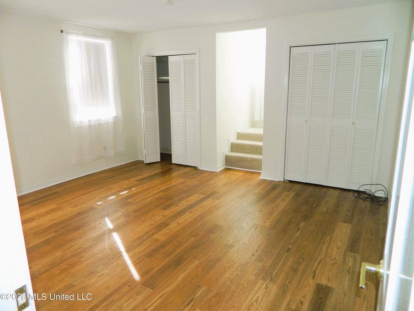 Acadian cottage, 3 bed, 2 1/2 bath, three levels with interior - photo 48
