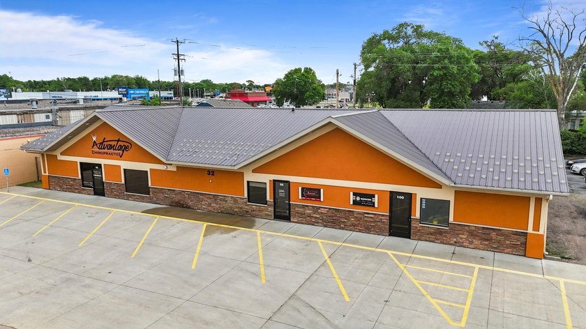 Investment opportunity consists of 4,500 square foot - photo 3