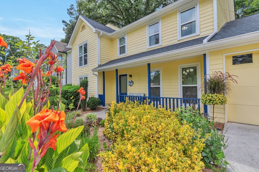 This updated two level home is well maintained in a quiet close - photo 4