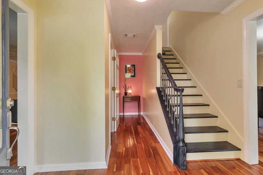 This updated two level home is well maintained in a quiet close - photo 5