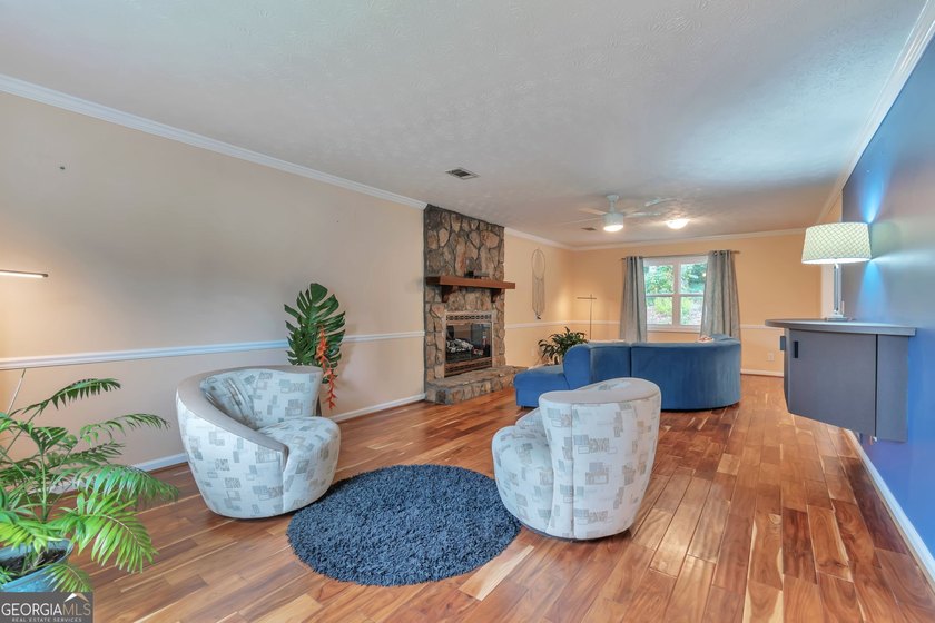 This updated two level home is well maintained in a quiet close - photo 8