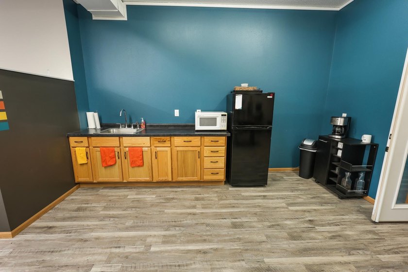 Investment opportunity consists of 4,500 square foot - photo 8