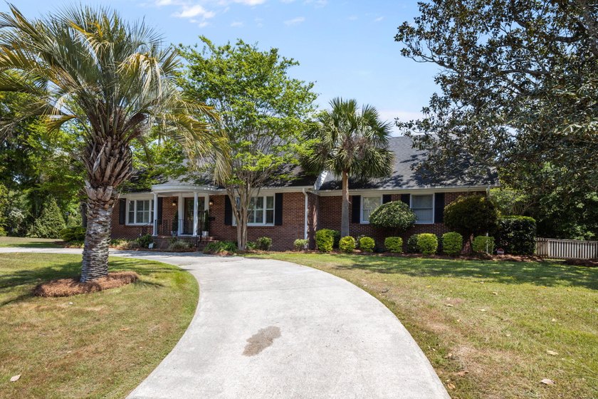 Rare opportunity to own a private, multi-generational estate - photo 3