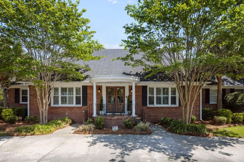 Rare opportunity to own a private, multi-generational estate - photo 4