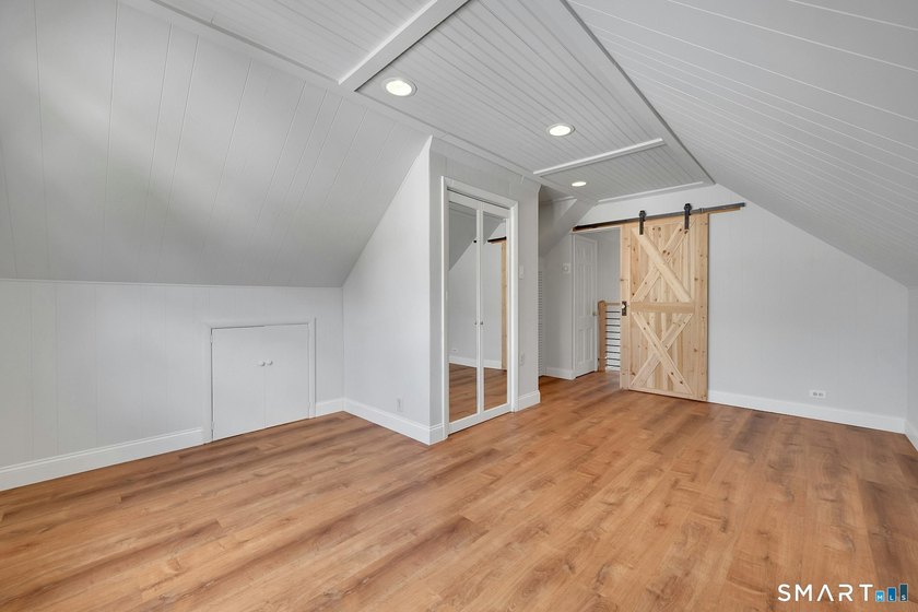 Beautifully updated and deceptively spacious, this move-in ready - photo 18