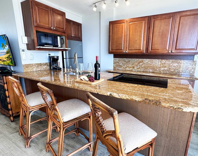 Rarely does a two bedroom condominium on Maui's South Shore - photo 10
