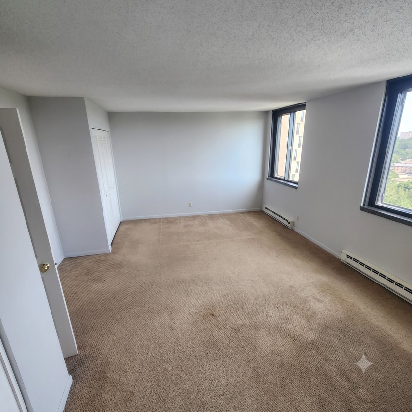 Quick and secure 55+ condo in Wilder Park. This 14th floor unit - photo 6