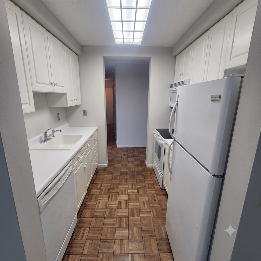 Quick and secure 55+ condo in Wilder Park. This 14th floor unit - photo 7