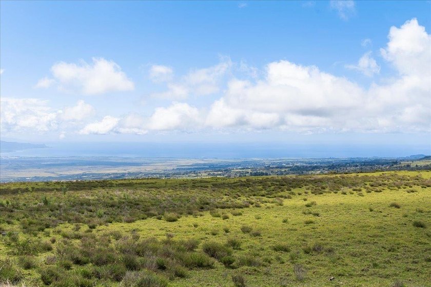 Nestled along a peaceful country road in highly sought-after - photo 5