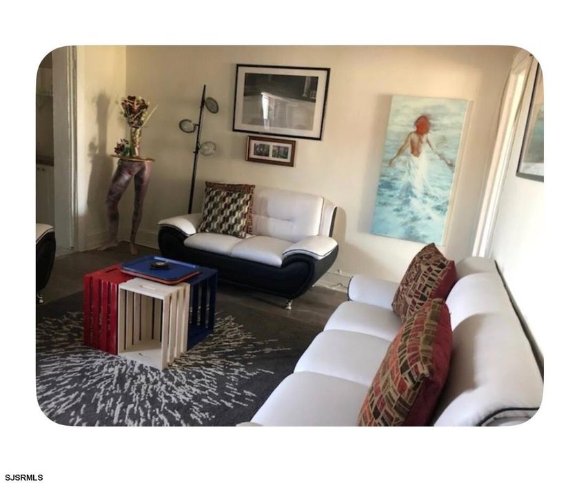This mixed-use property presents a unique investment or - photo 3