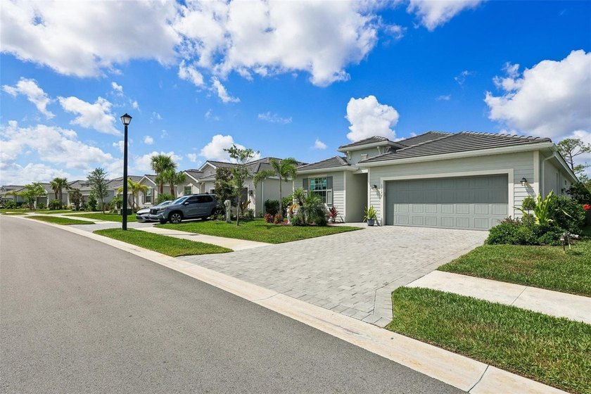 Welcome to this beautifull and spacious home in the sought after - photo 4