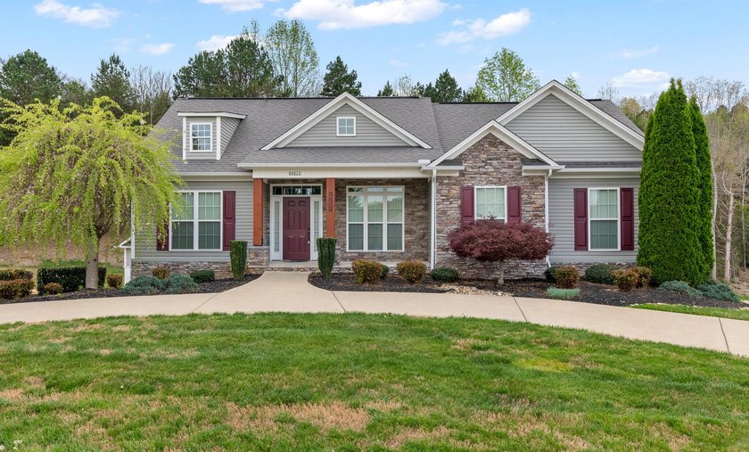 New Price! Now offered below appraised value, this beautifully - photo 16
