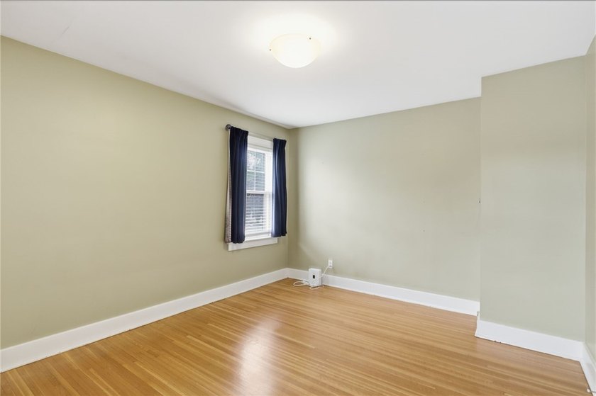 Picture-perfect Colonial in the highly sought-after Browncroft - photo 17