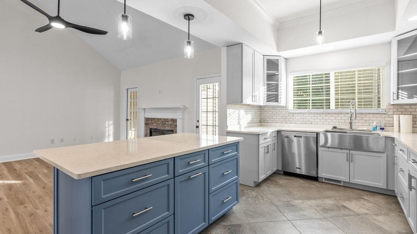 New Price! Now offered below appraised value, this beautifully - photo 21