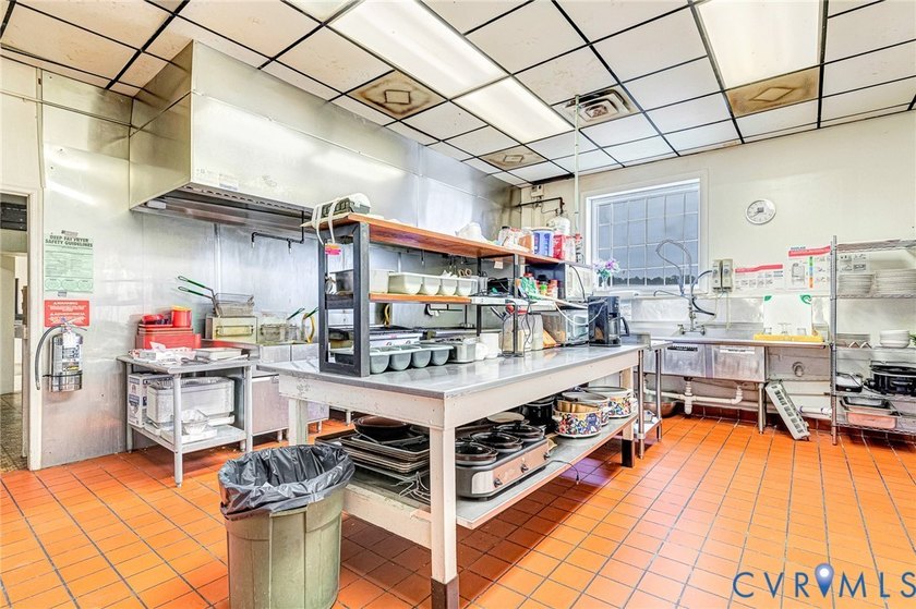 Prime Location in Lewistown Road Area. 9700 Square Foot Building - photo 30