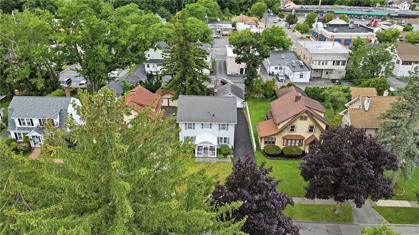 Picture-perfect Colonial in the highly sought-after Browncroft - photo 33