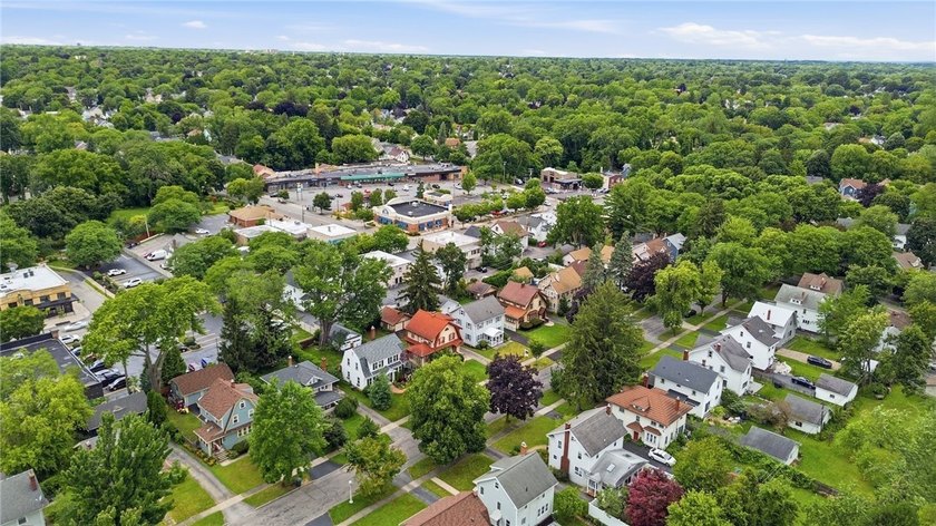 Picture-perfect Colonial in the highly sought-after Browncroft - photo 38