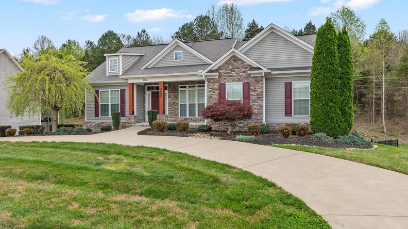 New Price! Now offered below appraised value, this beautifully - photo 40