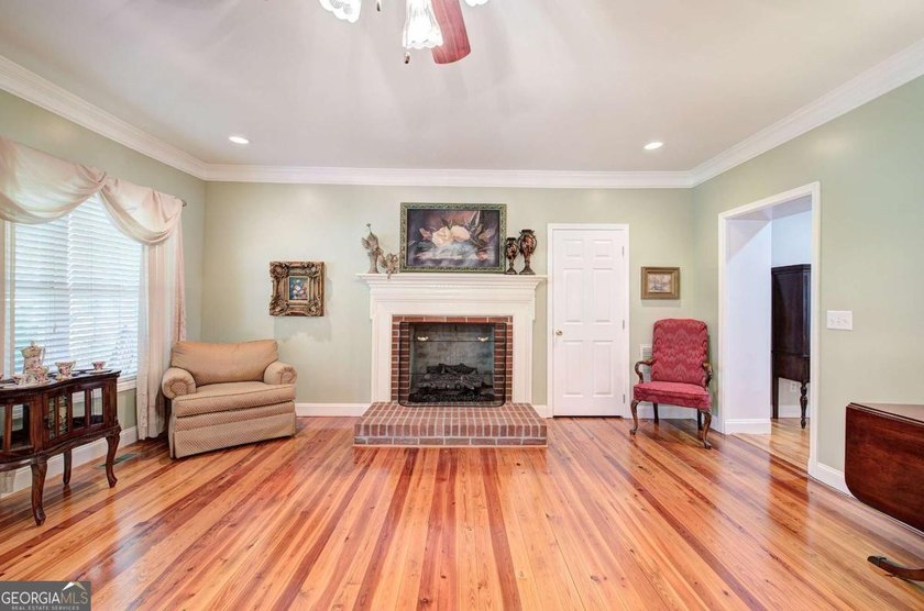 Nestled on 2.83 beautifully landscaped acres surrounded by - photo 4