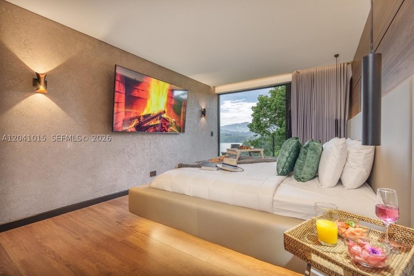 SELARA LAGO OASIS, Luxury Lakefront Estate/Guatape/El Penol - photo 12