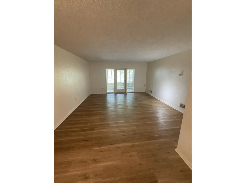 Enjoy one level living with amenities that include a full - photo 2
