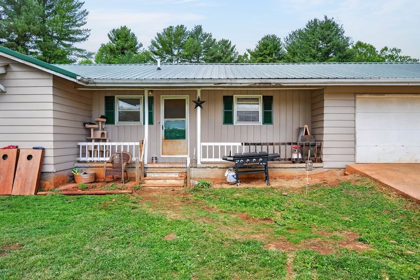 Enjoy the perfect blend of country living and outdoor adventure - photo 2