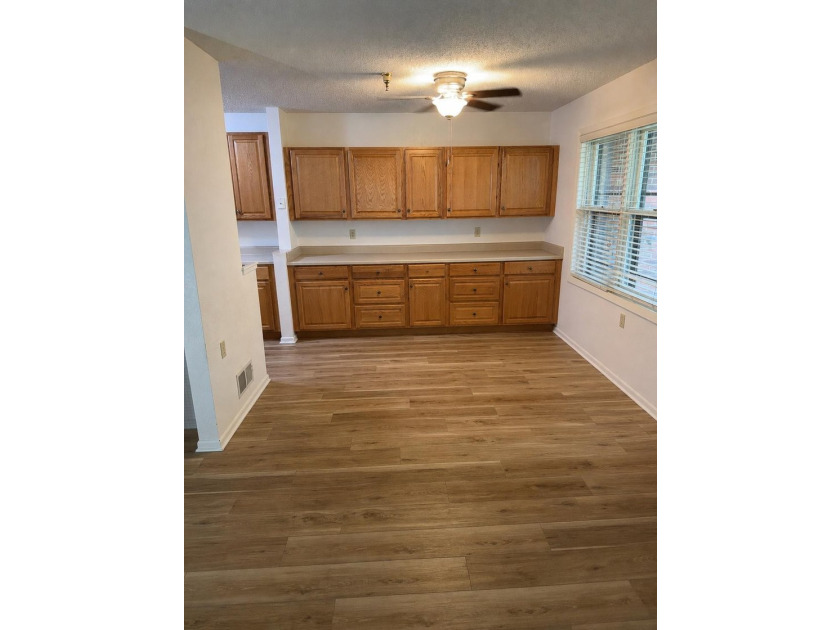 Enjoy one level living with amenities that include a full - photo 4