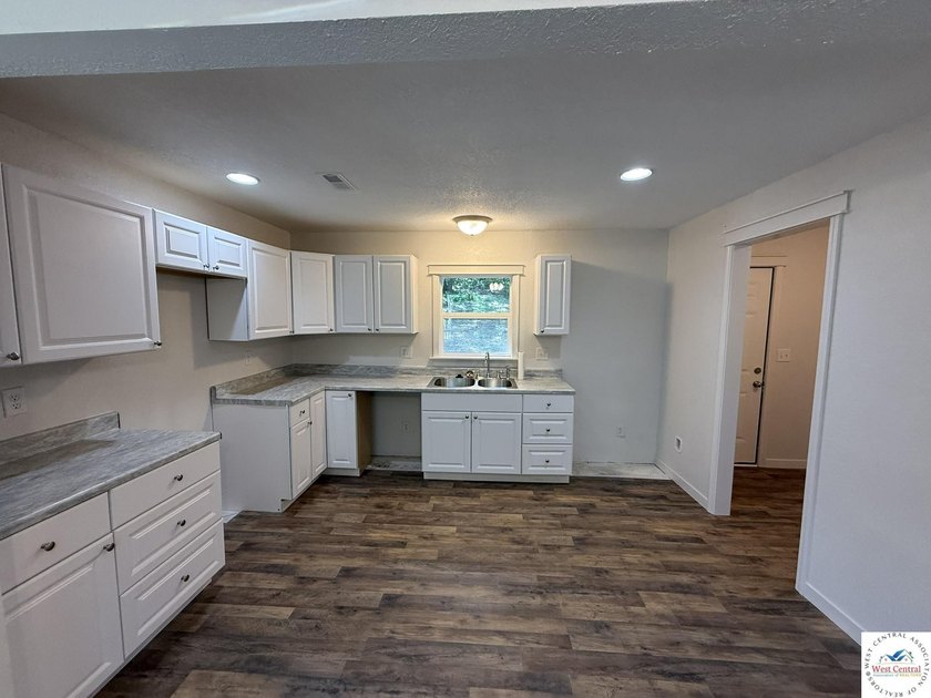 Sportsman's Paradise! This completely remodeled 2 bed, 2 full - photo 14