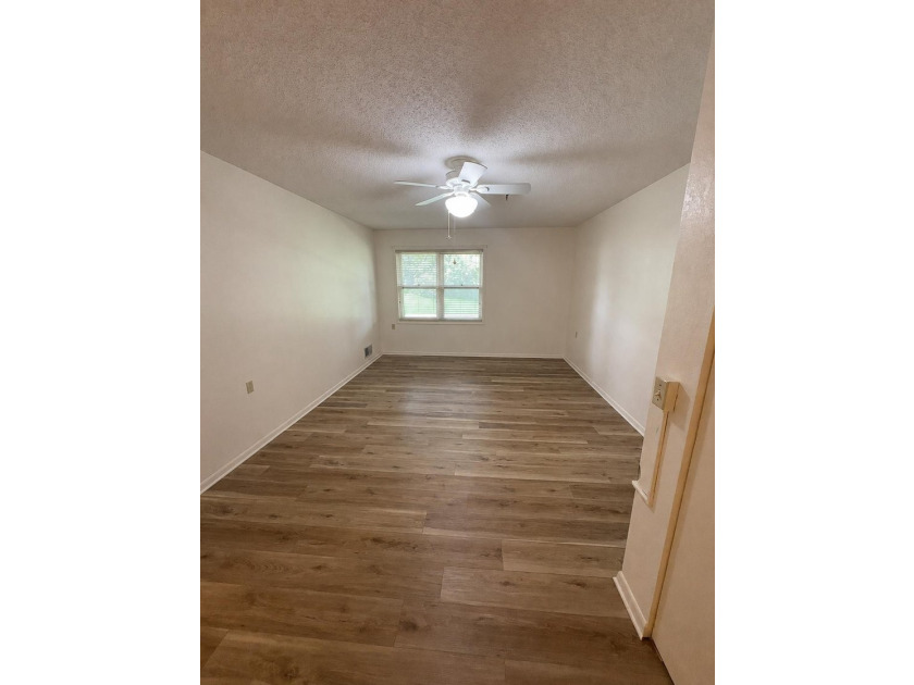 Enjoy one level living with amenities that include a full - photo 5