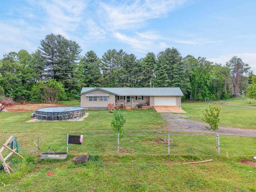 Enjoy the perfect blend of country living and outdoor adventure - photo 5