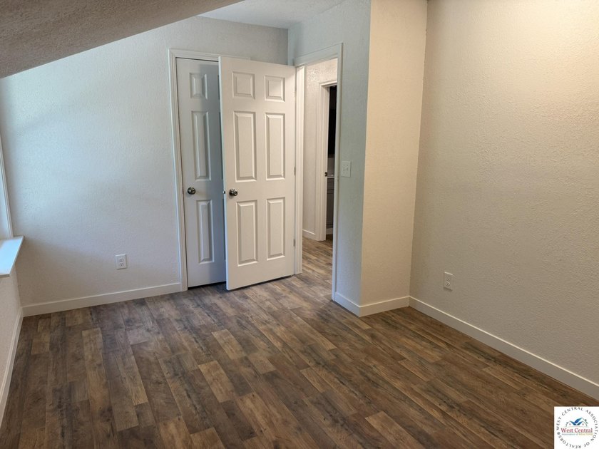 Sportsman's Paradise! This completely remodeled 2 bed, 2 full - photo 17