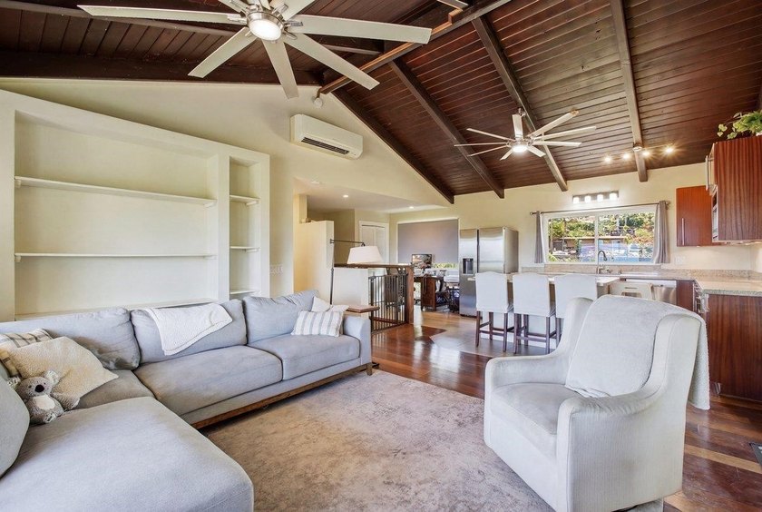 Located in the highly desirable neighborhood of Maui Meadows - photo 7